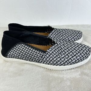 Bernie Mev Womens 36/US 5 Almond Toe Flats Black Reflective Shoes
